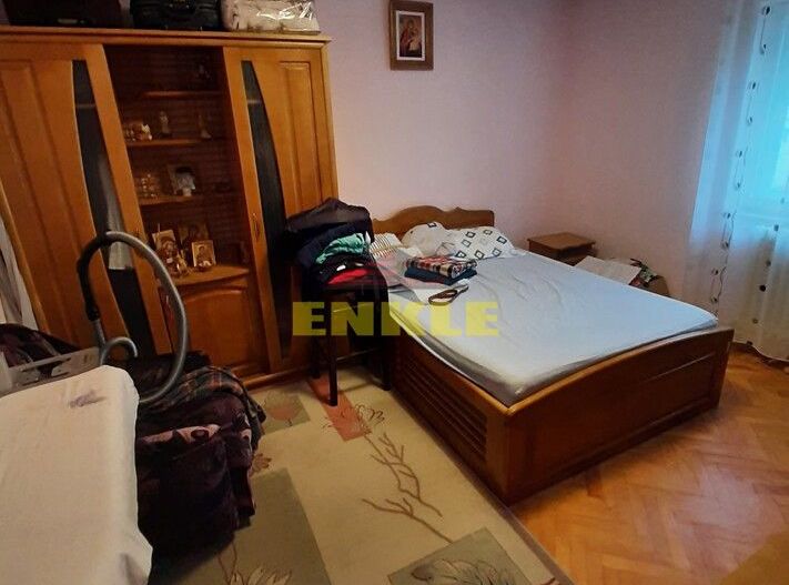 Casa 5 camere, Zona Parcul Tineretului, pret 105000 euro neg - Poză 6