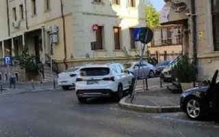 BDUL DACIA, PIATA GEMENI,  2 etaje SPATIU BIROURI - Poză 15