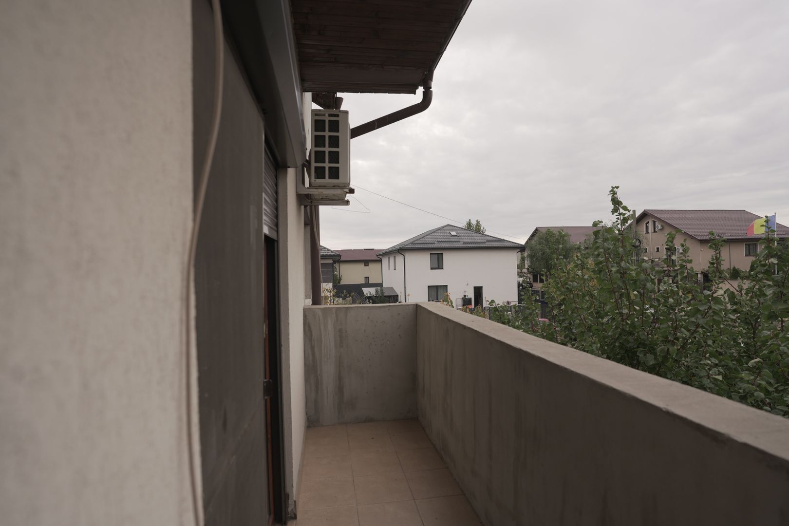 Apartament De 3 Camere Cu Gradina Mobilat Si Utilat - Poză 7