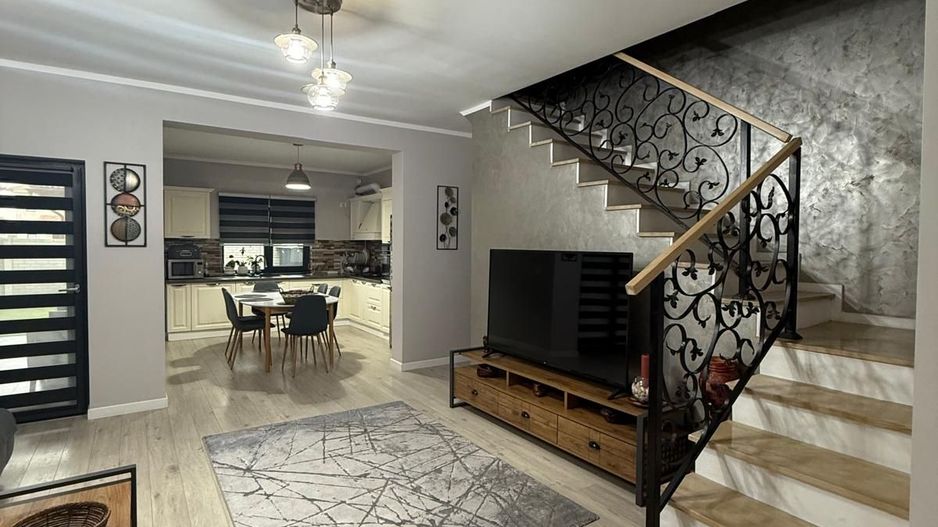 Duplex  5 dormitoare - utilat complet - zona centrala - Dumbravita - Poză 1