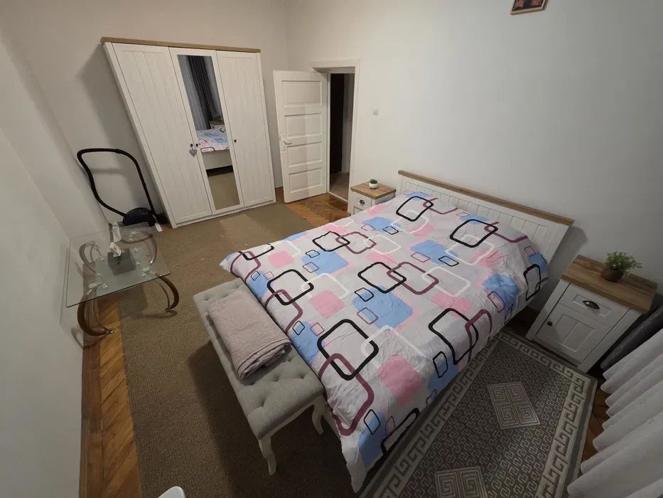 Apartament 1 Camera De Inchiriat | Central | Etaj Interemediar | Decomandat - Poză 1