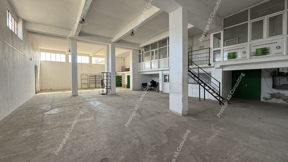 Hala 300 mp | Birouri + Vestiar | Acces auto | 3 intrari | Zona Lipovei - Poză 1