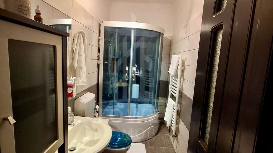 Casă de vânzare în Lazaret – ideală pentru familie sau investiție! - Poză 6