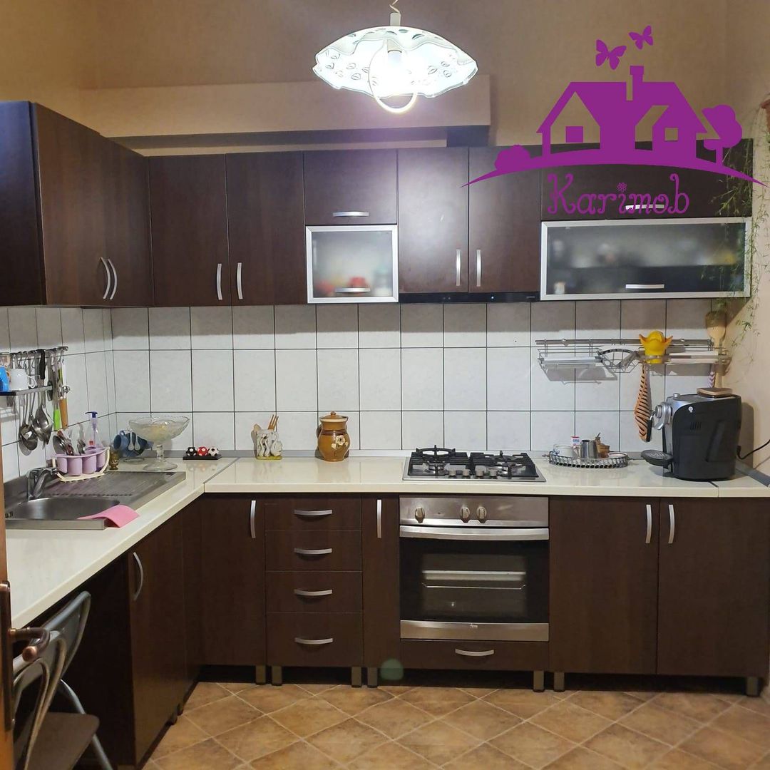 Casa si curte zona centrala - Poză 1