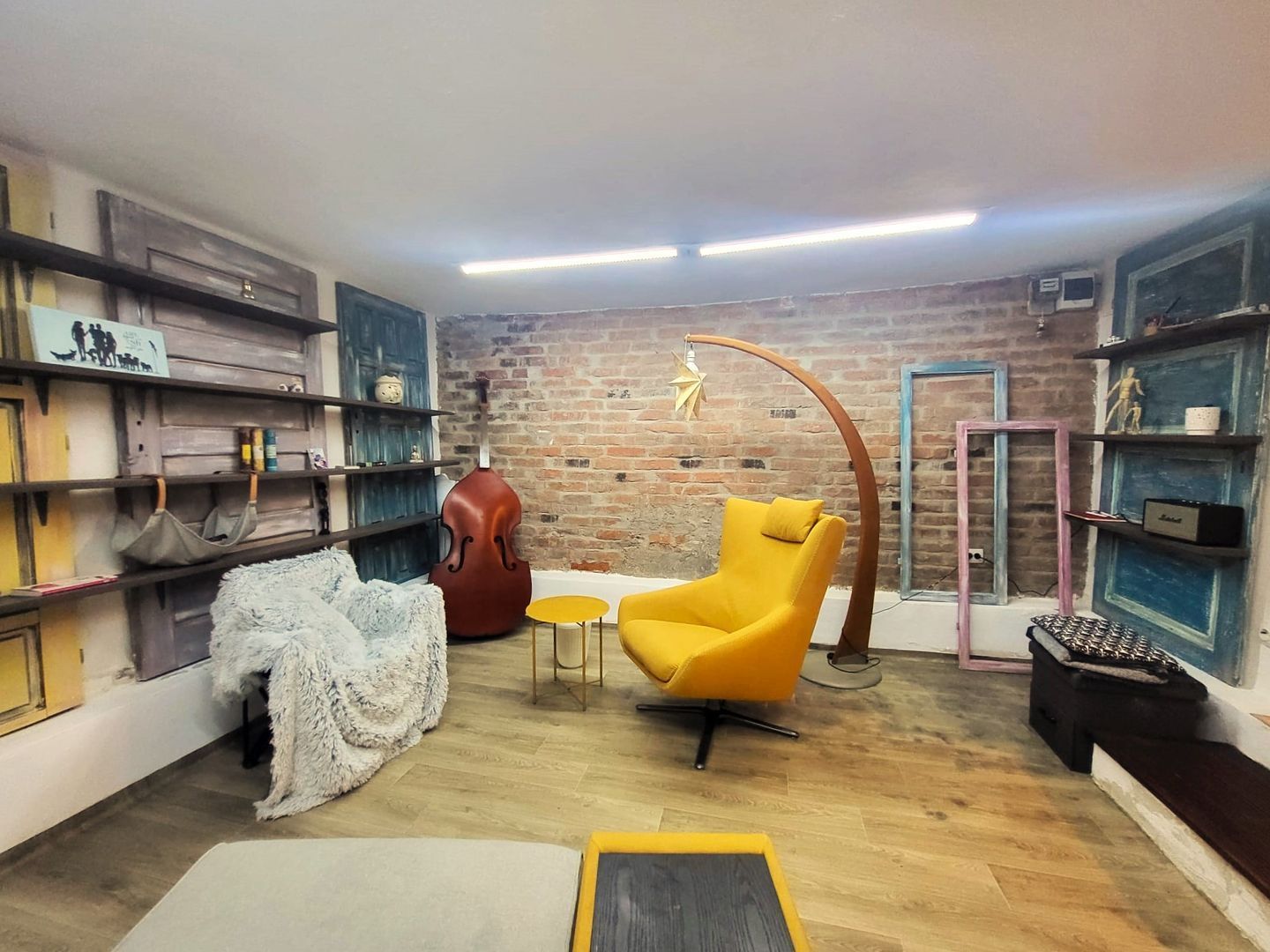 Exclusivitate - Zona Afi, - Poză 1