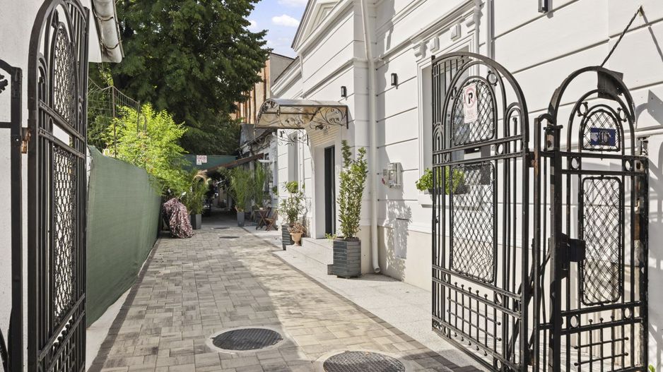 CASA COMPLET RENOVATA || 2 CAMERE|| 2 BAI || CENTRALA PROPRIE - Poză 16