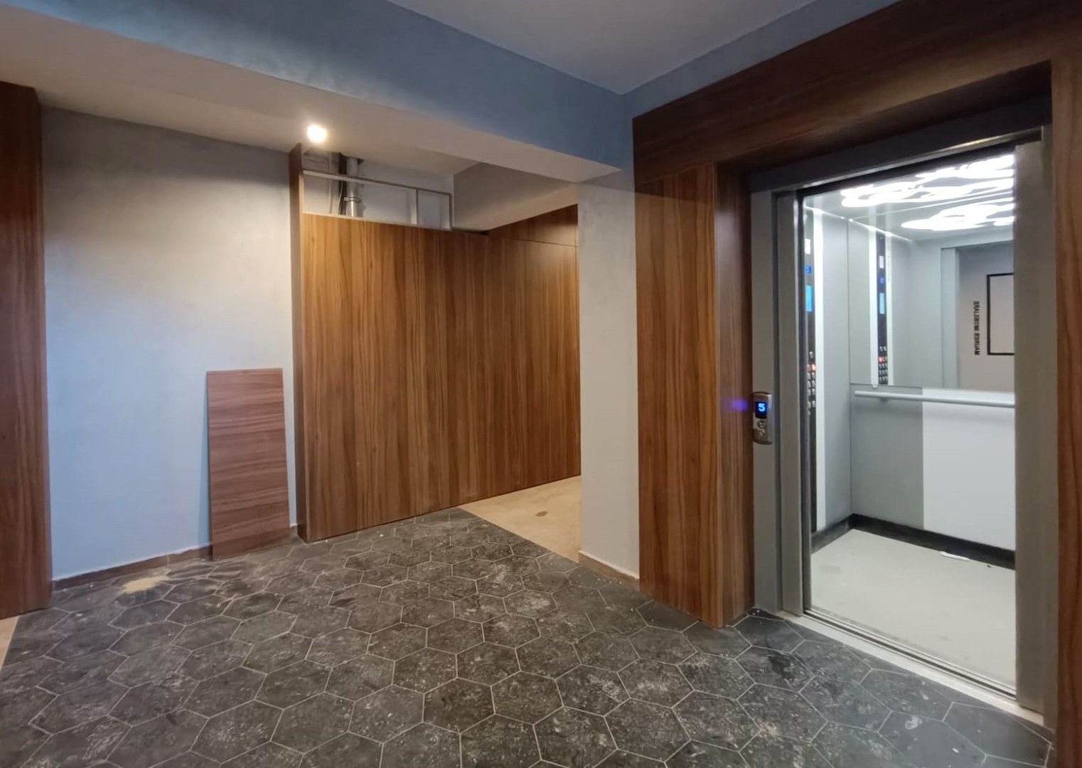 Oferim spre vanzare apartament 2 camere modern cu pereti retractabili - Poză 17