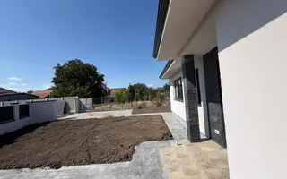 -Casa individuală -4 camere -2 băi - - Poză 20