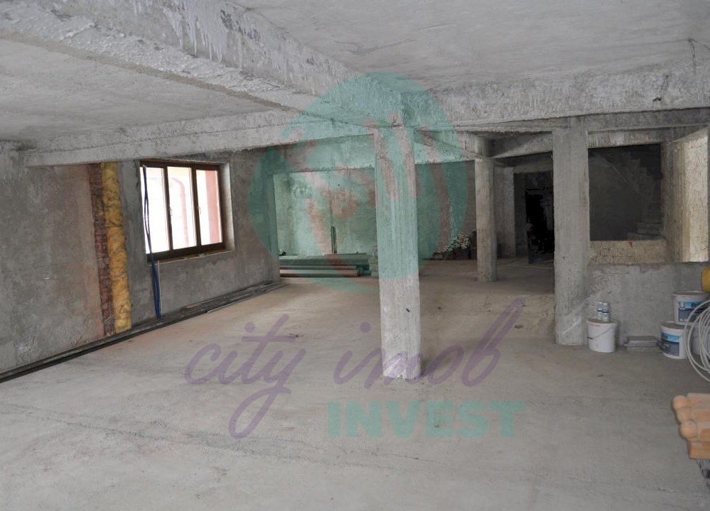 Vila spatioasa in zona exclusivista a orasului Piatra Neamt - Poză 6