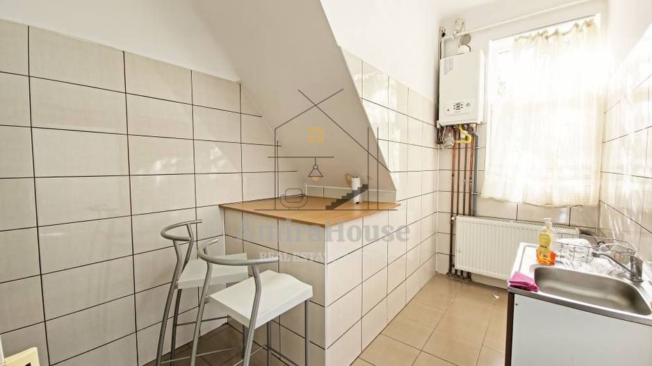 Casa alipita de inchiriat Gruia pt sediu firma, birou, locuinta - Poză 9