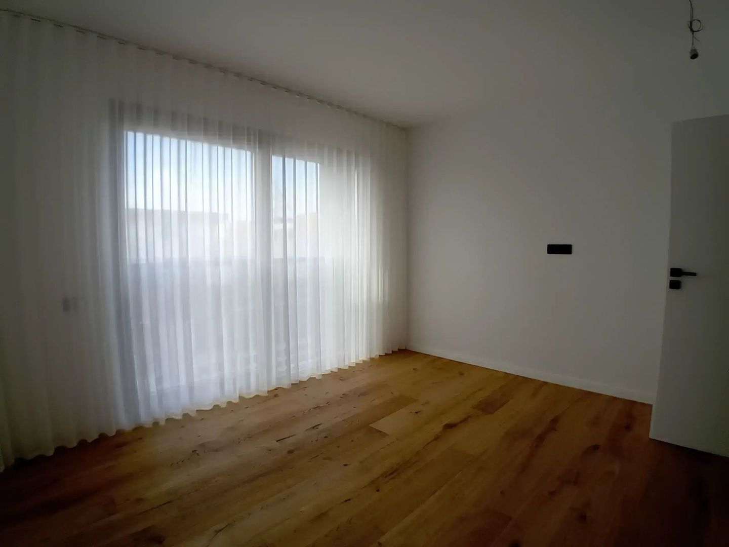 Apartament spatios 3 camere tip duplex I Zona Baneasa - Aerogarii - Poză 1
