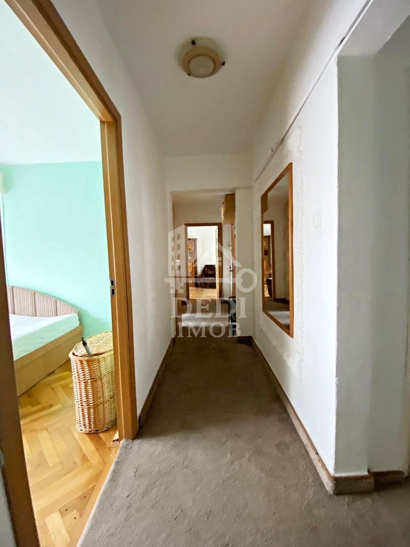 Apartament cu 3 camere de vanzare zona Bulevardul Dacia, Oradea - Poză 9