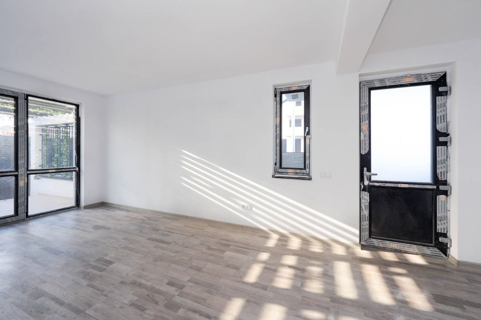 Casă Tip Duplex de Vânzare în Sânpetru | La Poalele Dealului Lempes - Poză 12