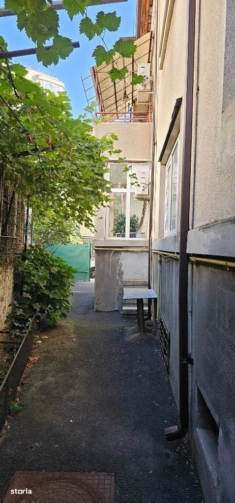 Vila P+1 Piața Muncii , strada Orzari, apartament cu 3 camere la Parer - Poză 3