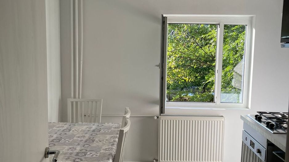 Apartament 2 camere zona Parc  Vacaresti/Oltenitei an 1986 - Poză 1