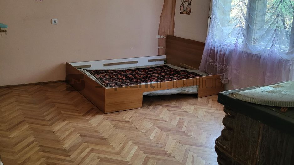 Casa de vanzare pentru 2 familii 5 camere 482mp - Poză 14