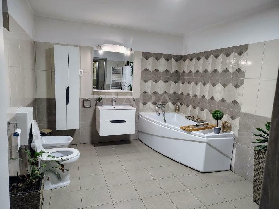 Casă modernă cu curte și foișor, zona Marasti - Poză 9