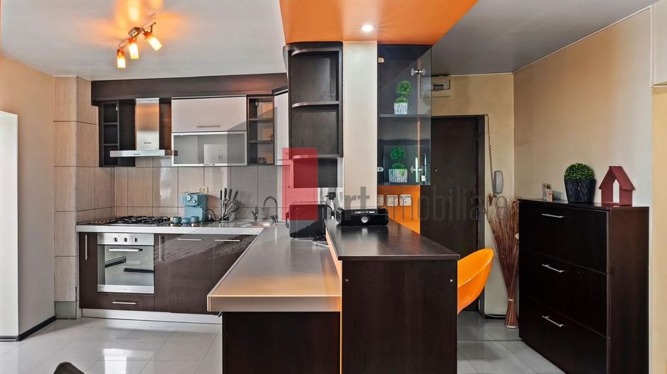 APARTAMENT  DE  4 CAMERE UNIRII - Poză 11