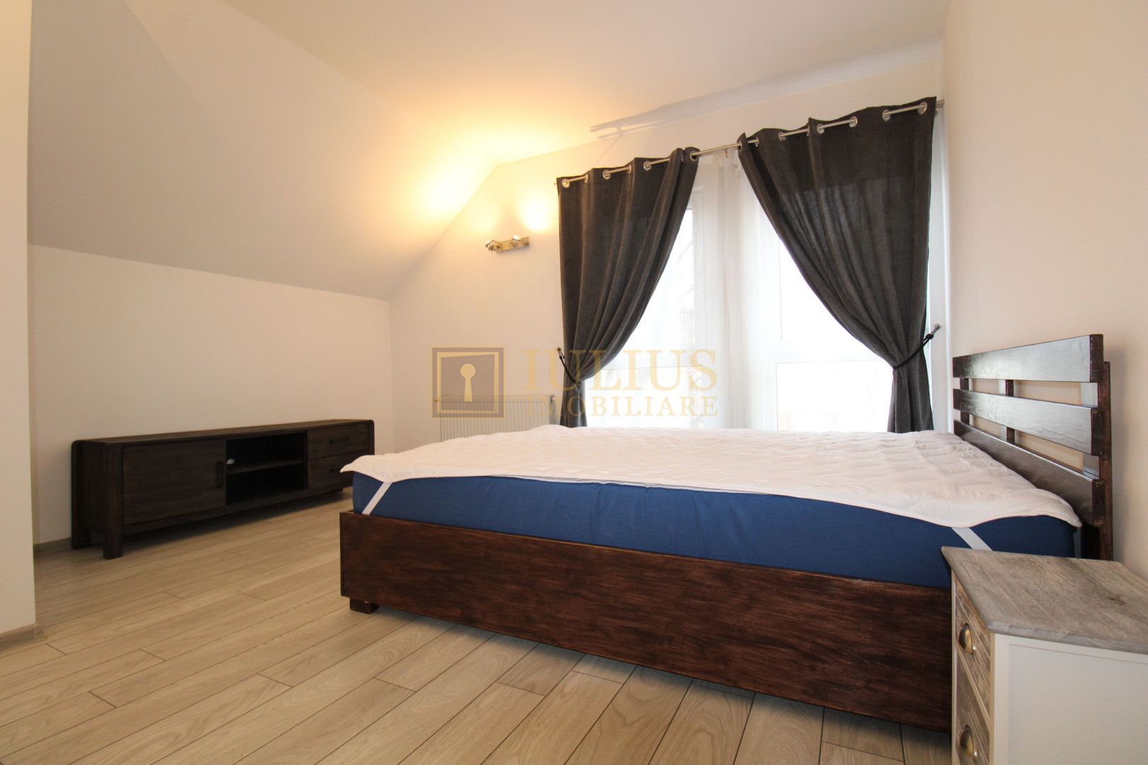 Casa individuala, zona Brytim, 4 camere + 2 bai, centrala proprie. - Poză 17