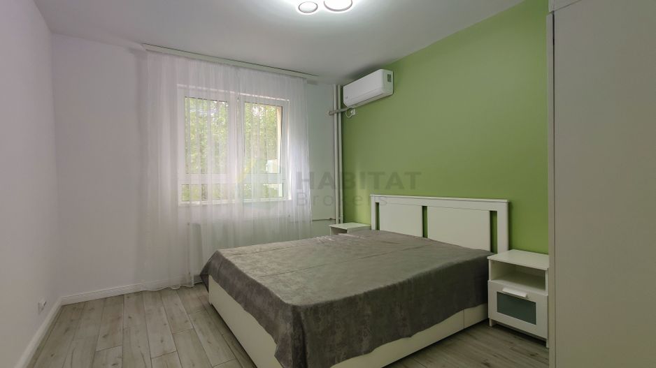 Prima inchirere,  strada Odobesti la intrarea in parc - Poză 9