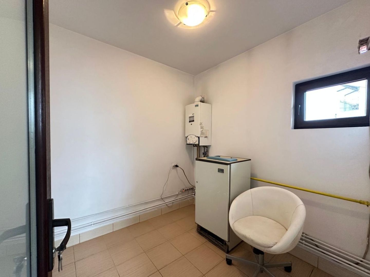 Inchiriere casă complet renovată cu 4 camere  Băneasa, Sector 1 - Poză 18