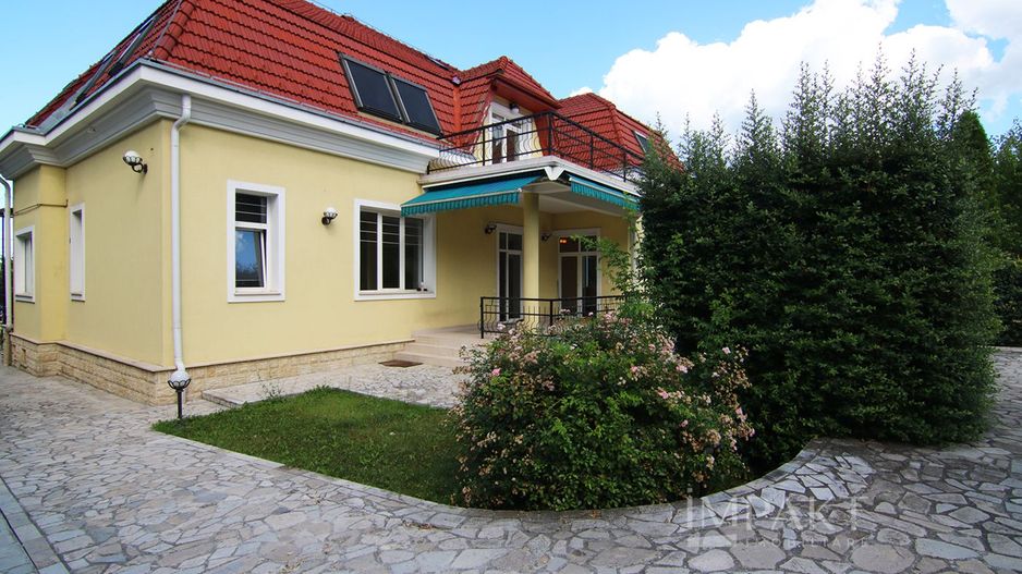 Casa individuala situata la 2 minute de Parcul Engels ! - Poză 44