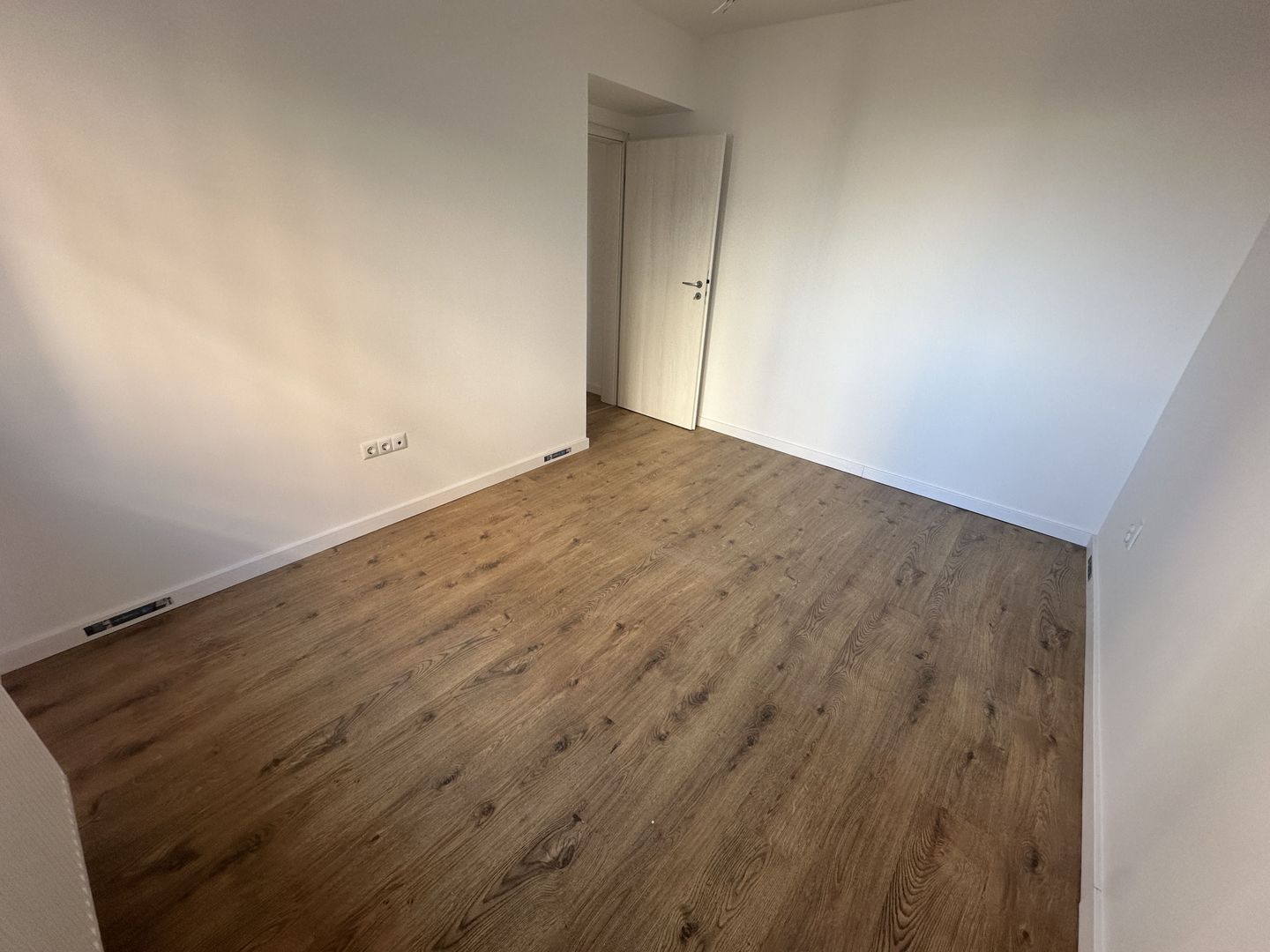 AP 2 CAMERE BLOC NOU, CENTRAL-LANGA MC, FINISAJE PREMIUM, COMISION 0% - Poză 9