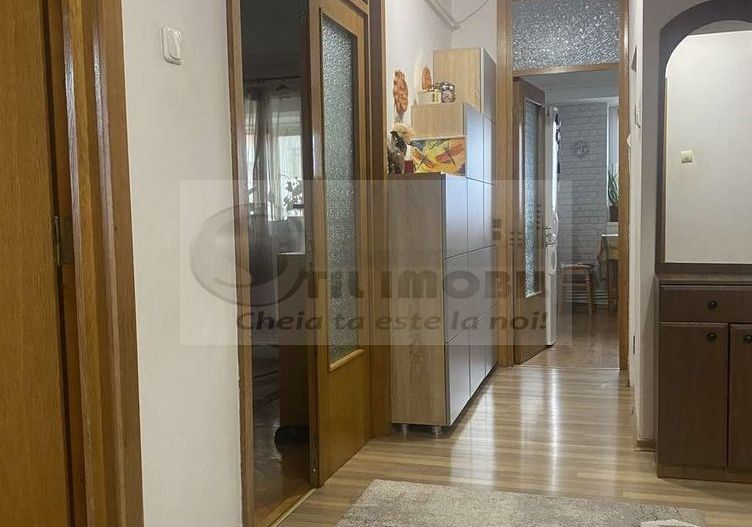 Apartament decomandat, 2 camere, etaj 2/10 - Frumoasa ! - Poză 3