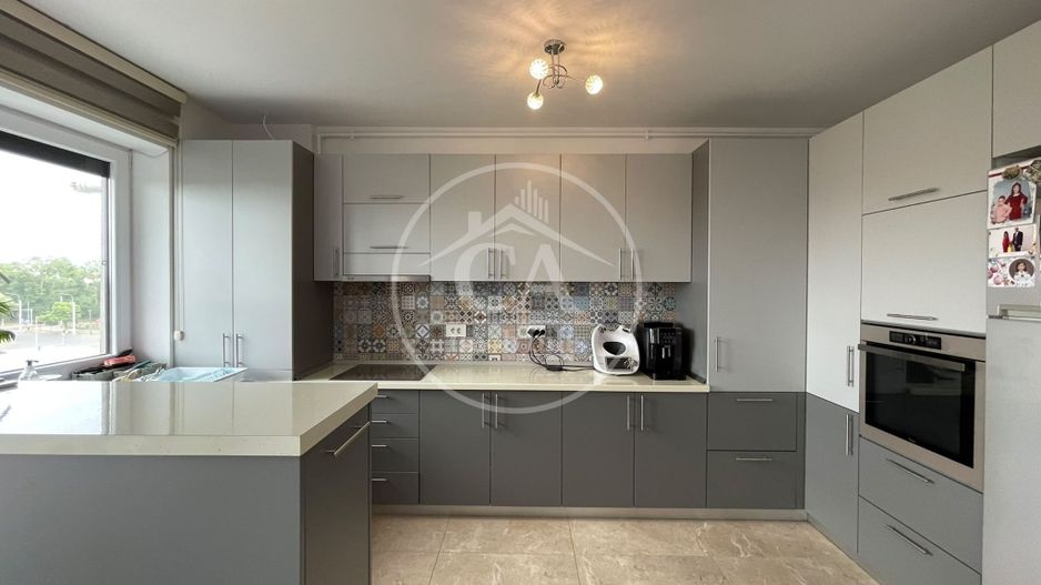 Apartament de vanzare cu 3 camere în zona Calea Aradului, Oradea - Poză 6