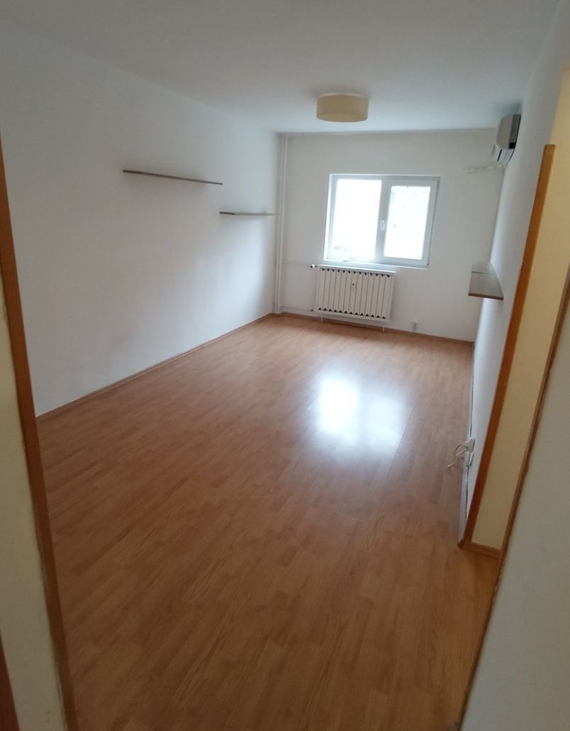 Închiriez apartament 3 camere nemobilat Str Avionului Sector 1 - Poză 7
