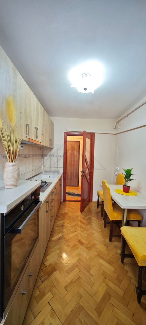 Apartament mare, decomandat, bucatarie separata. PET FRIENDLY. - Poză 17