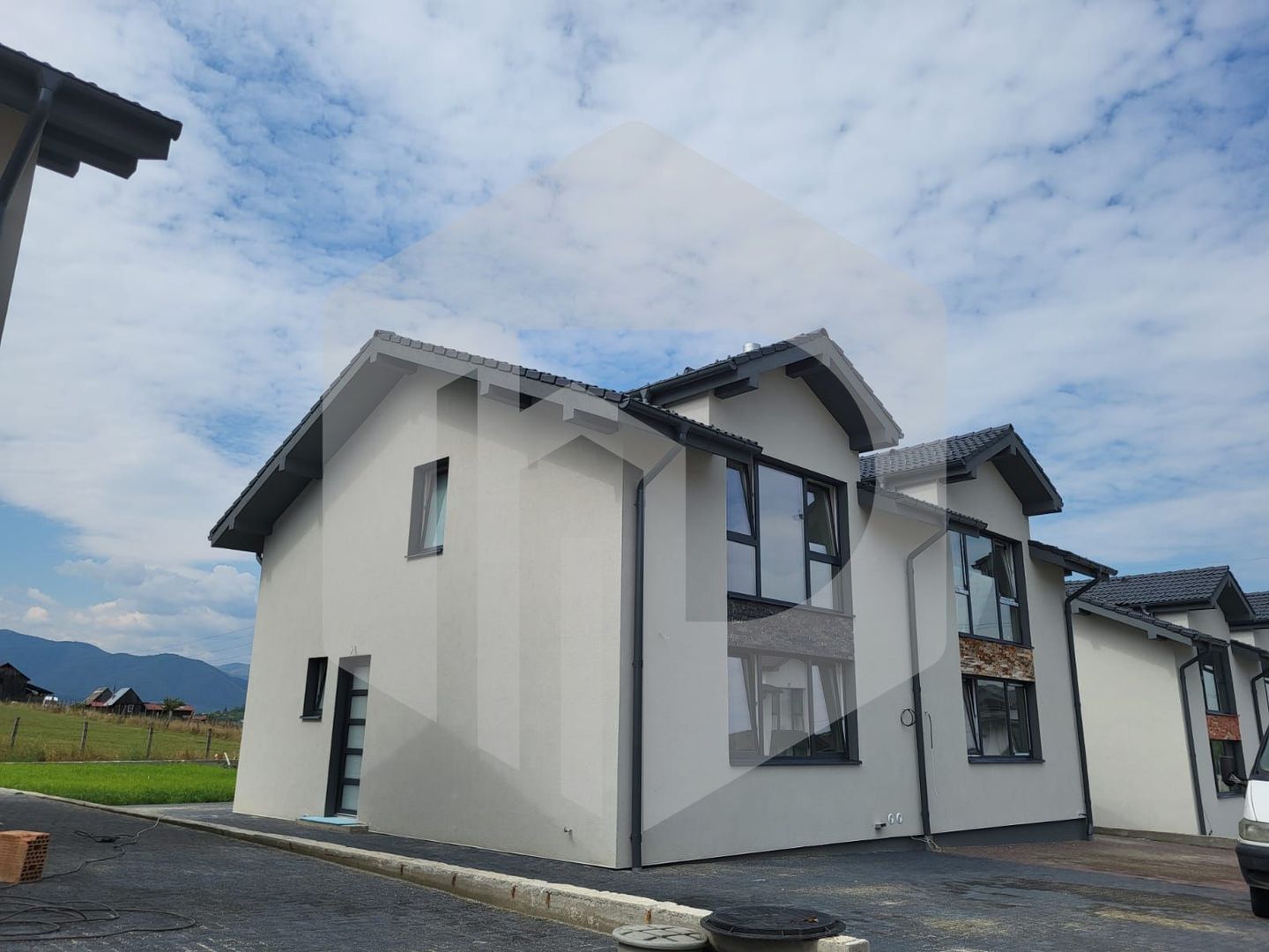 Duplex 4 Camere 2 Bai 2 locuri de parcare - Teren 265mp - Poză 12