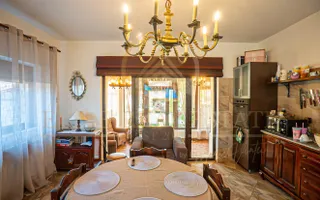 Casa De Vanzare in Palazu Mare - Teren de 455 mp cu Piscina si Garaj - Poză 11