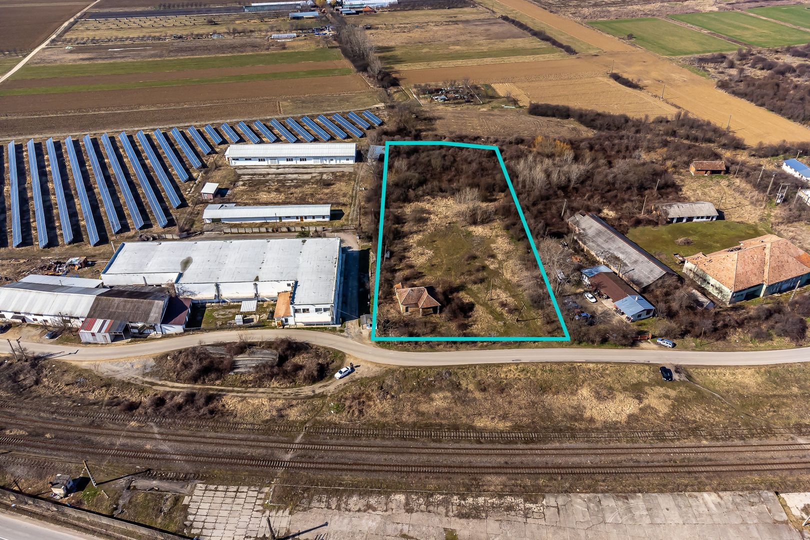 Teren 7800 mp Ineu - Poză 1