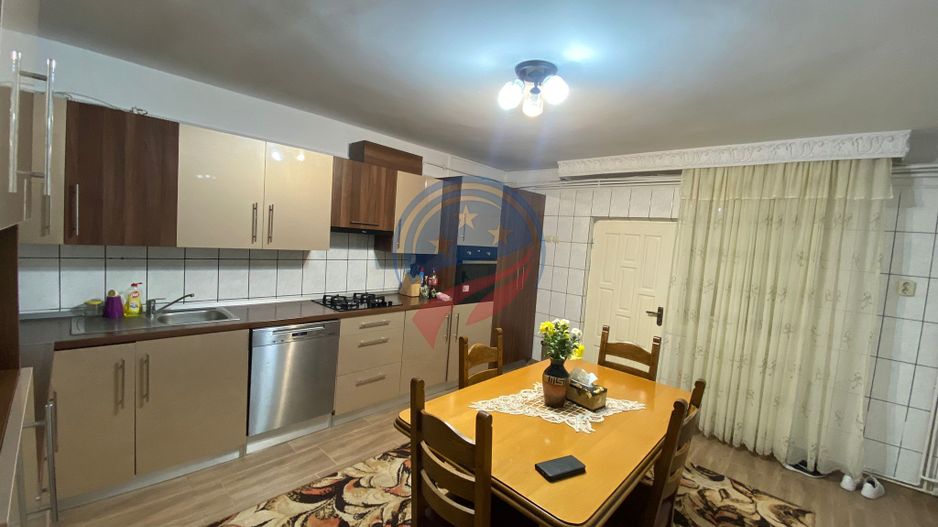 VILA GENEROASA CU TEREN 720 METRI IN APROPIEREA  ELECTROPUTERE MALL - Poză 7