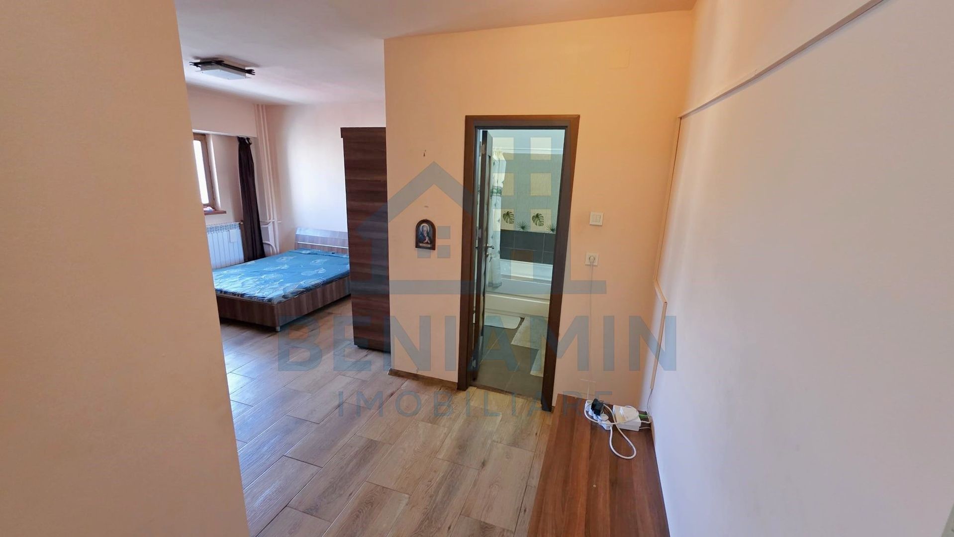 Garsoniera centrala langa Patria -mobilata -utilata -lift - Poză 4