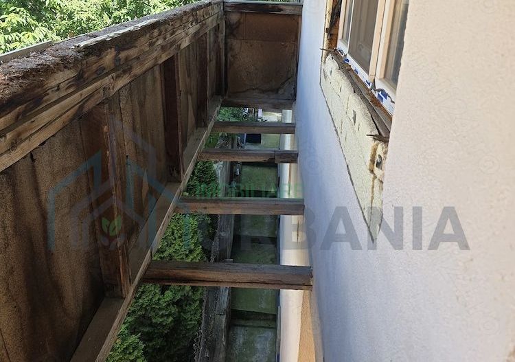 Casă individuală de vânzare în Iași, cu acces la șosea, magazine, școli și autobuz - Poză 3