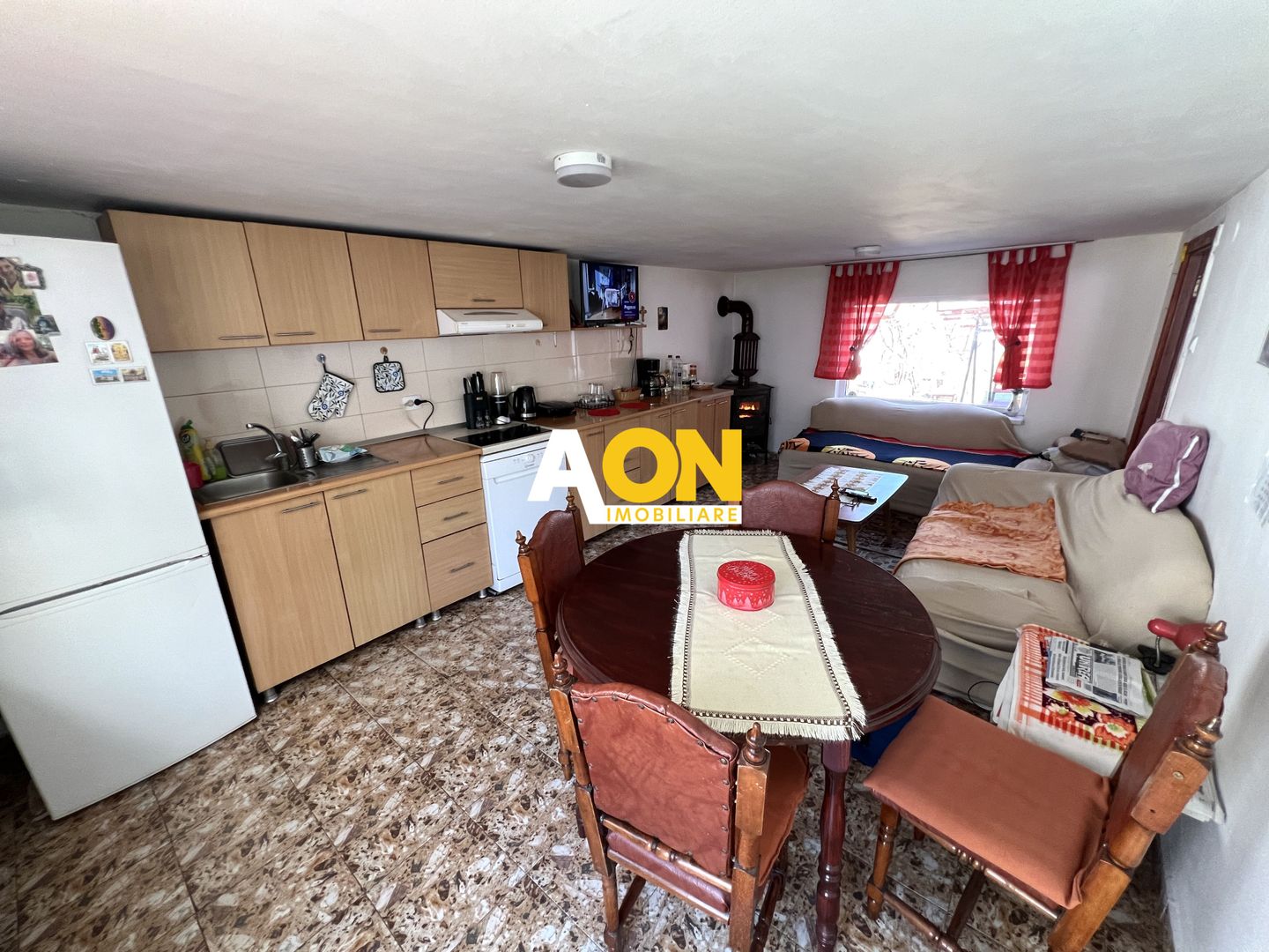 Casa de vanzare pretabila 2 familii, garaj, livada, comuna Pianu - Poză 7