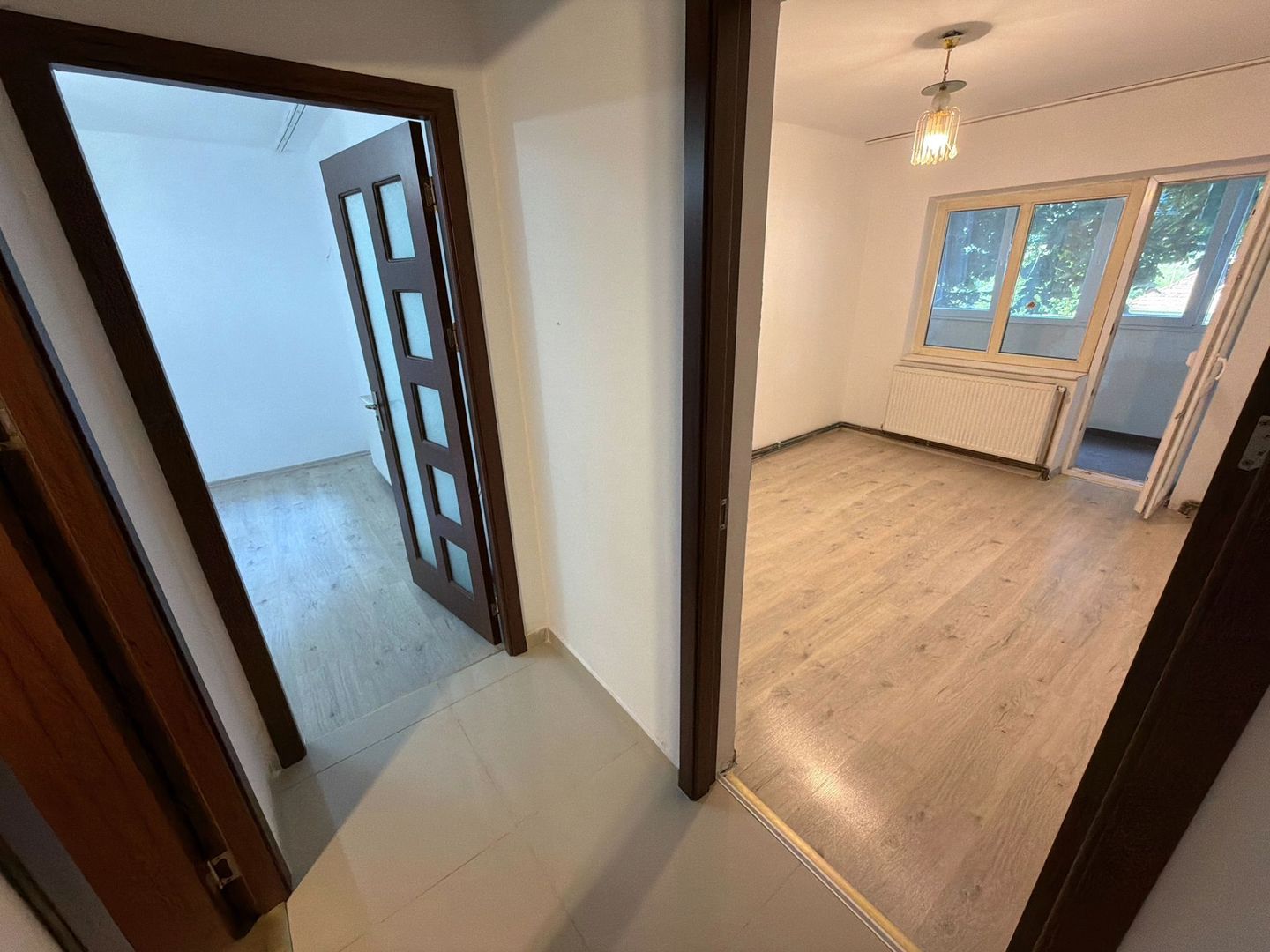Apartament cu 3 camere decomandat 72 M² cu balcon și pivniță - Poză 12