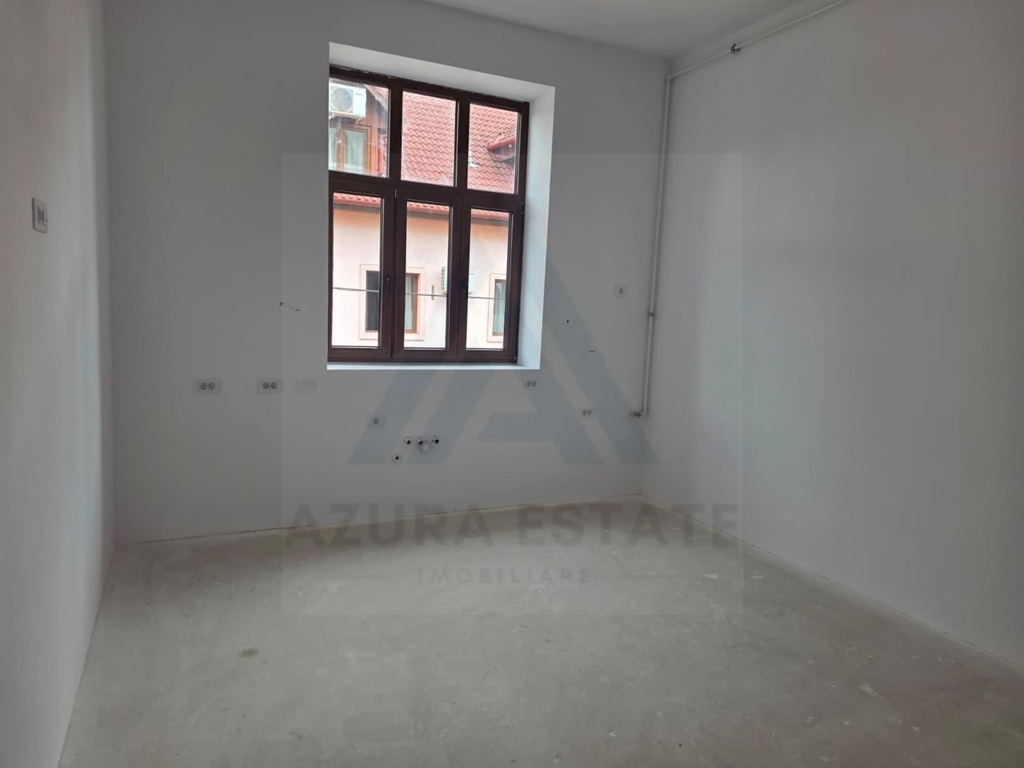 Apartament renovat 3 camere 2 bai 85 mp si pivnita  în zona Central - Poză 2