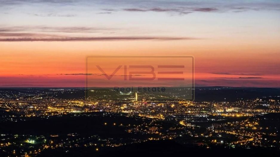 Apartament NOU 3 camere 2 bai, parcare privata zona  Copou - Poză 1
