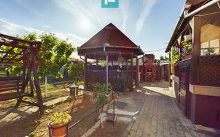 Casă clasică în Chișineu-Criș - Poză 5