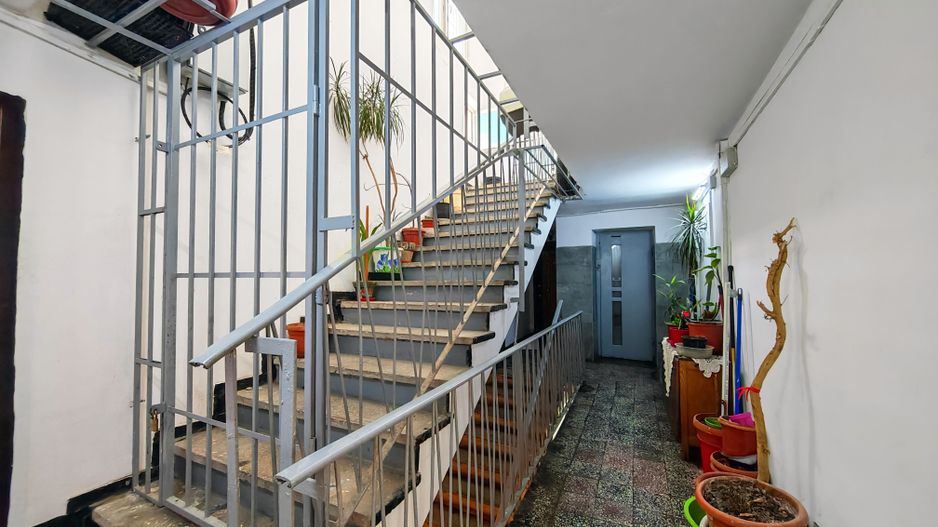 Urgent, 2 camere la preț de garsonieră, bloc reabilitat. - Poză 13