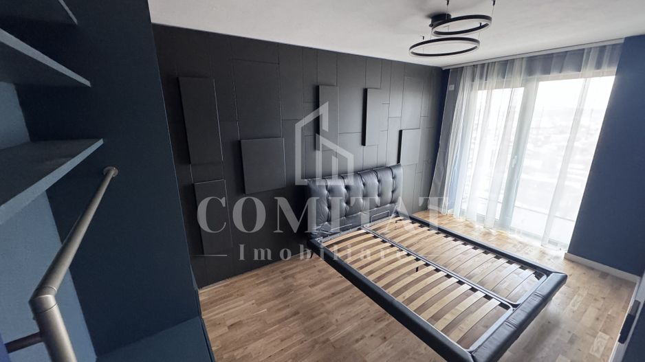 Apartament în imobil premium în zonă centrală | Parcare | Panoramă - Poză 1