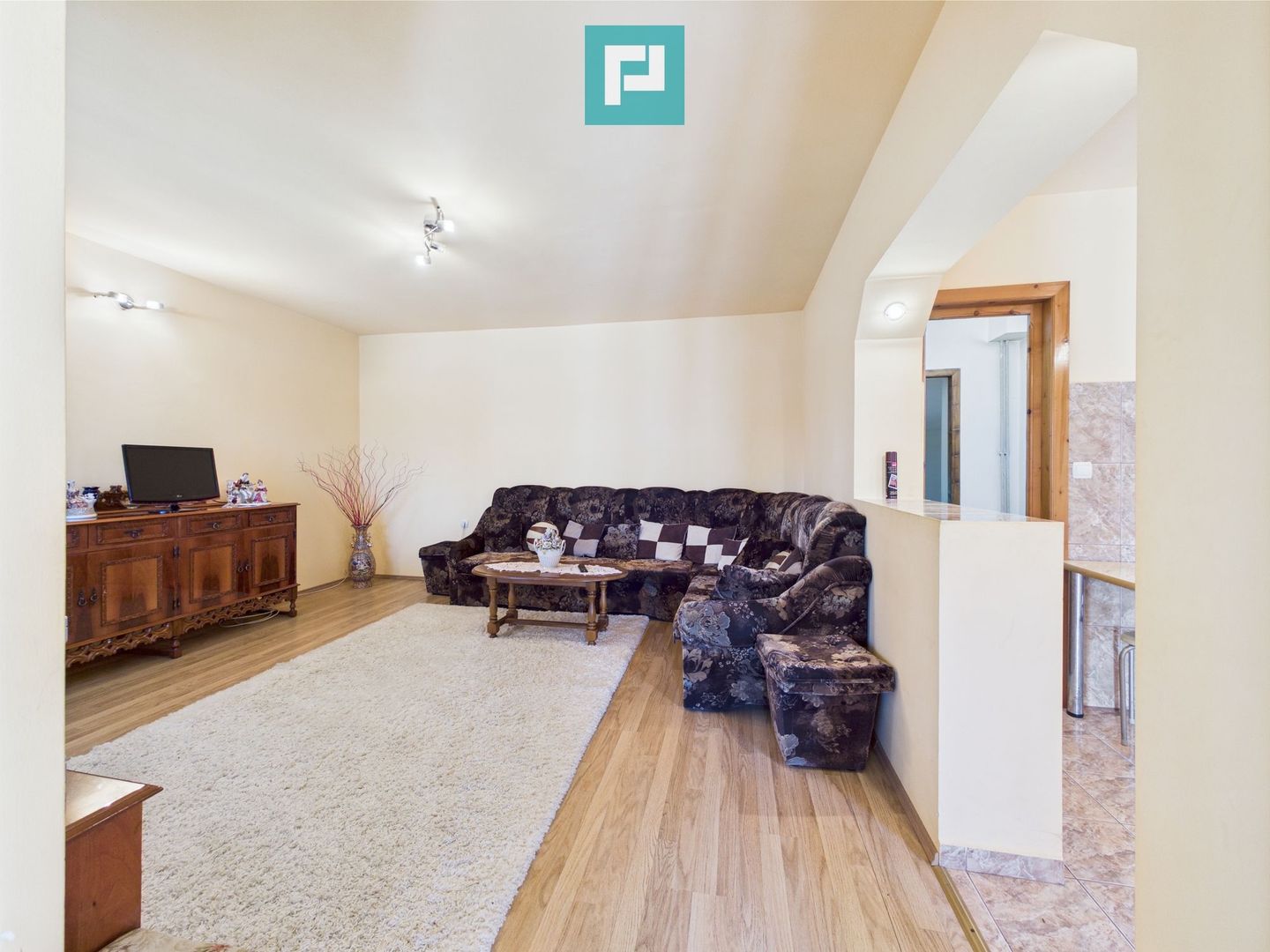 Vilă cochetă 4 camere P+M în Munar - Poză 3