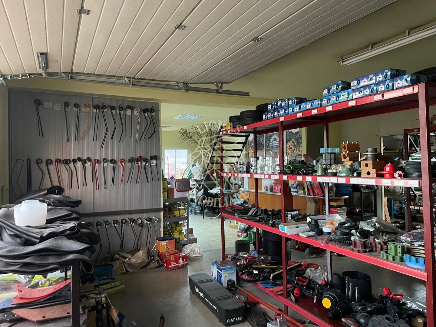 Hala la strada principala 350 mp-Viisoara - Poză 11