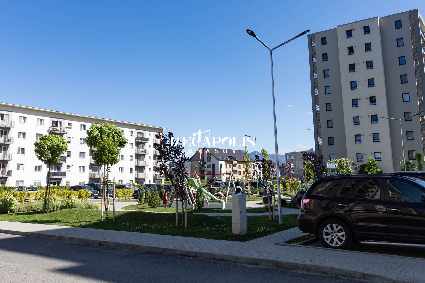 Schimb apartament 3 camere Tractorul cu 2 camere + 70.000 € diferență - Poză 3