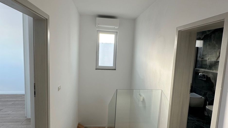 Duplex despărtit  prin garaj zona Ikea - Poză 24