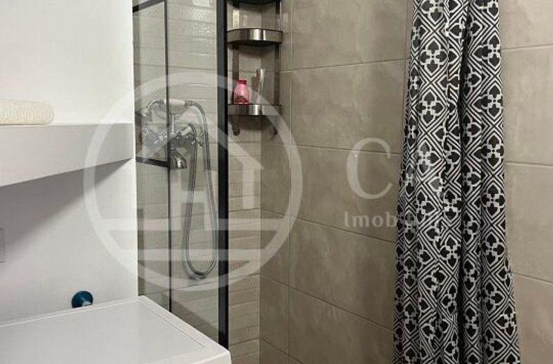 Apartament lux cu 3 camere de inchiriat zona Republicii Oradea - Poză 11