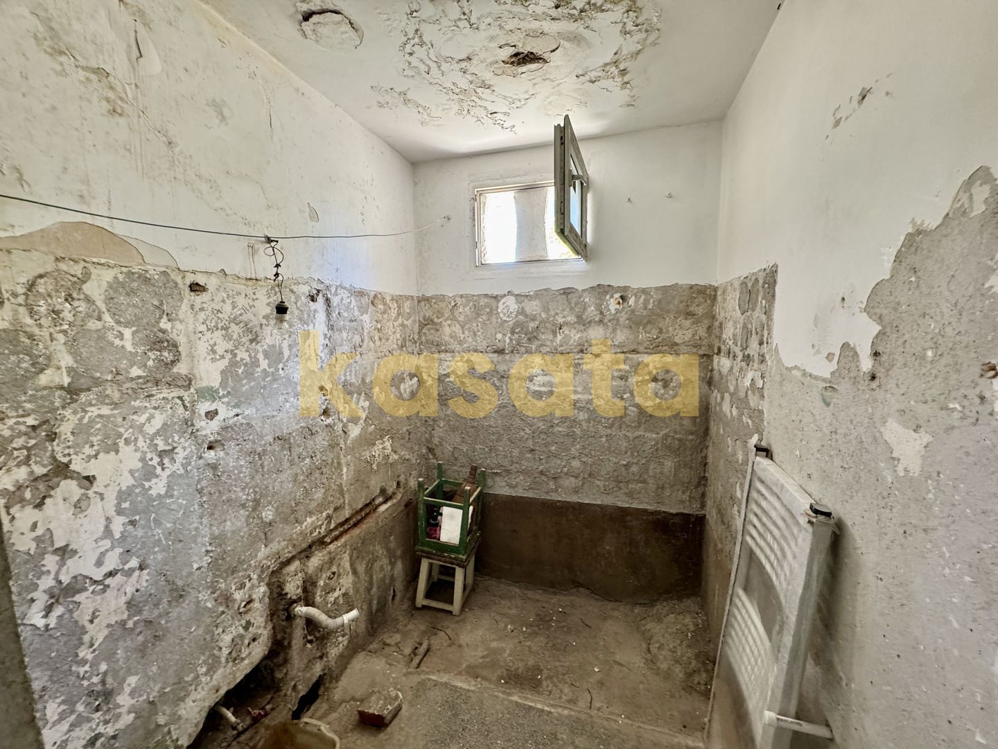 Pentru renovat - vanzare 2 camere la 200 de metri de statia de metrou - Poză 7